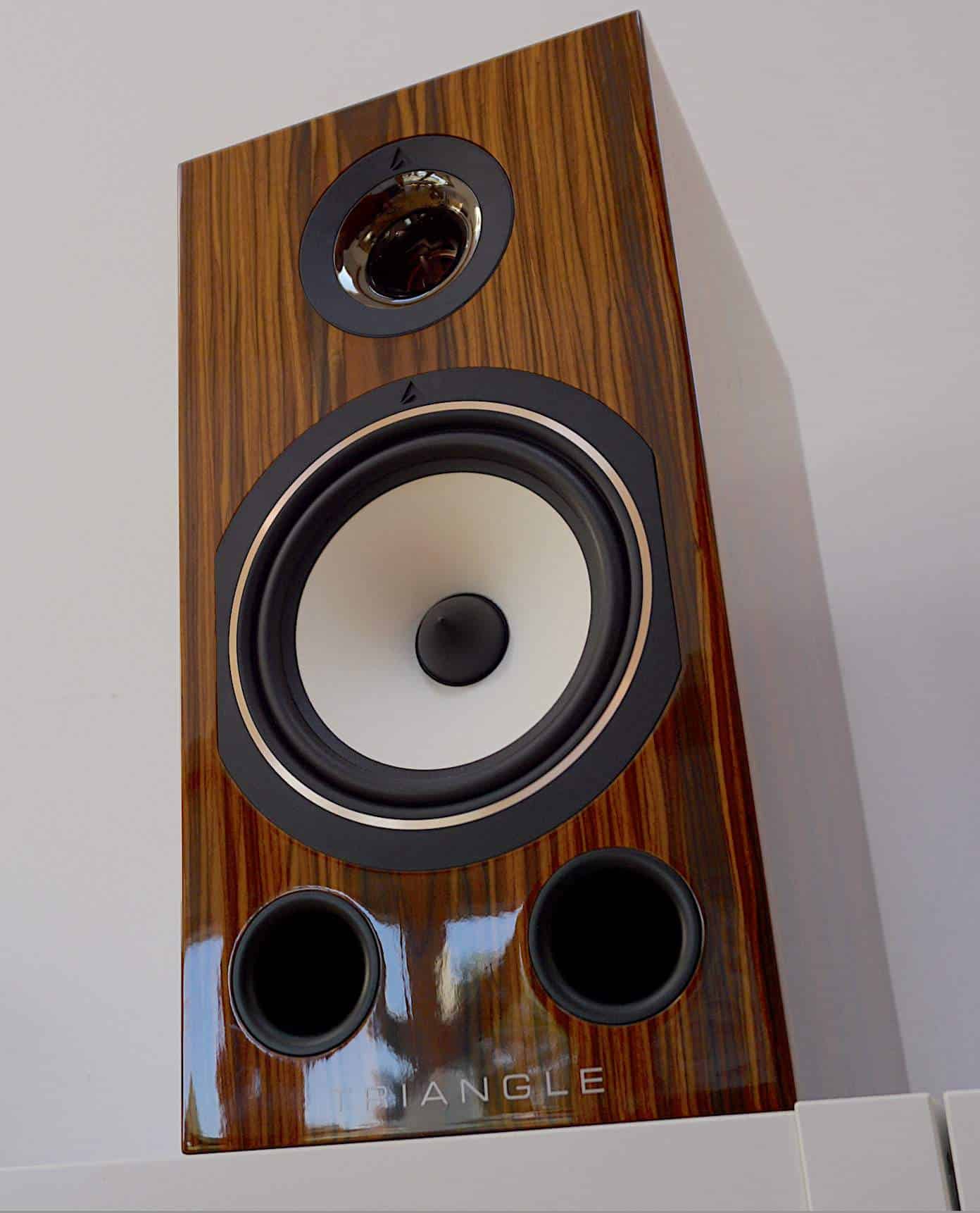 COMETE SPEAKERS FROM TRIANGLE