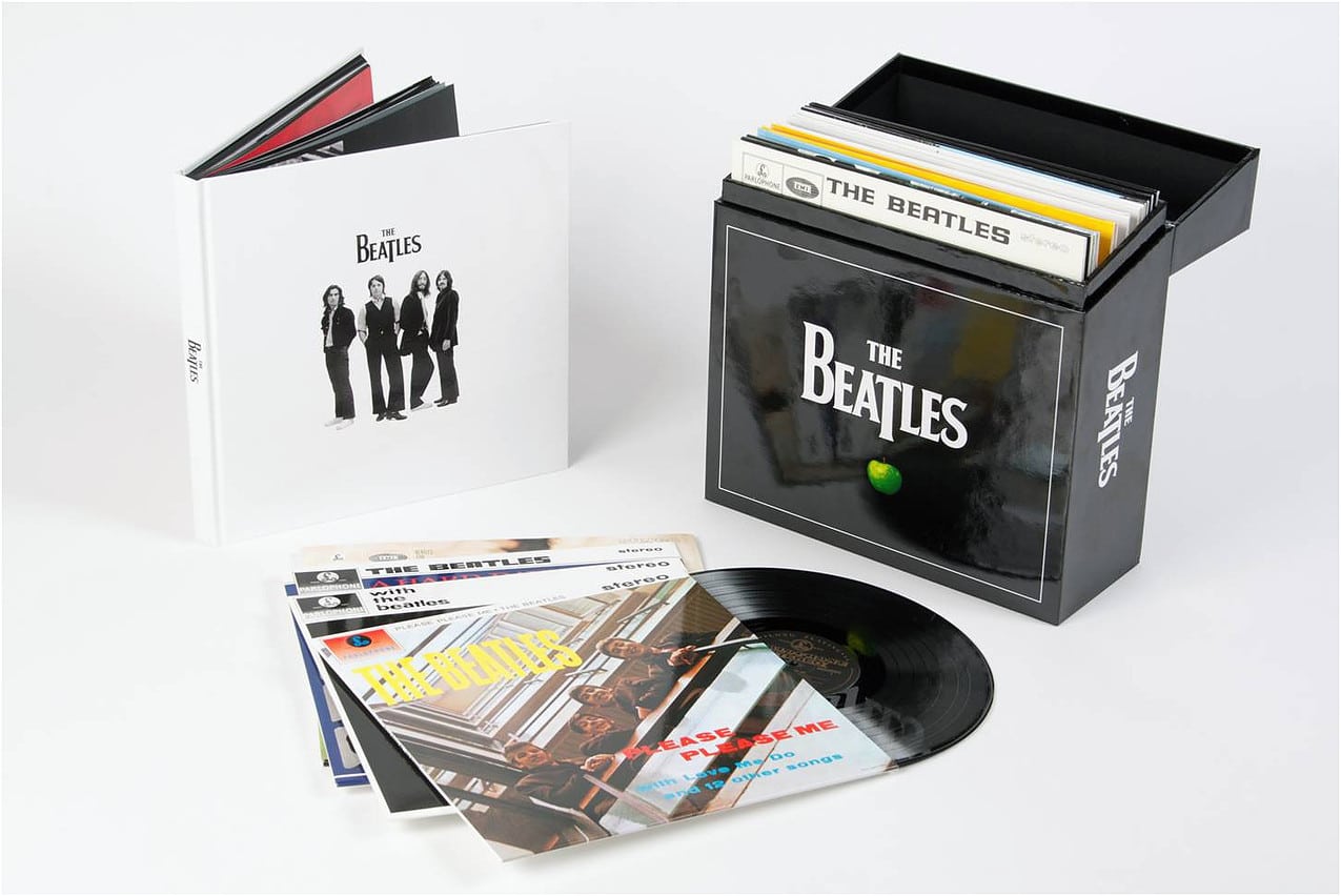 THE BEATLES LP BOX-