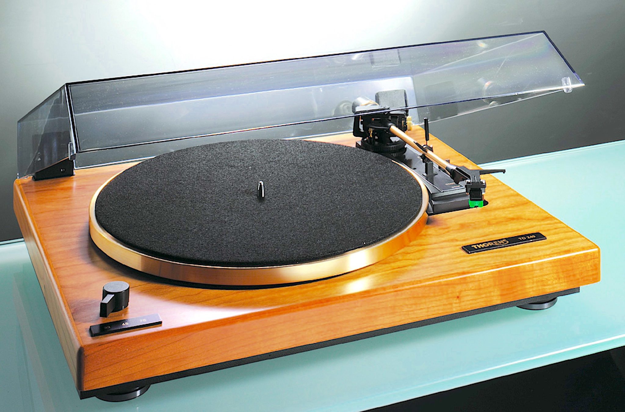 Thorens td проигрыватель. Thorens 240-2. Виниловый проигрыватель Thorens. Thorens td 1601. Thorens 320.