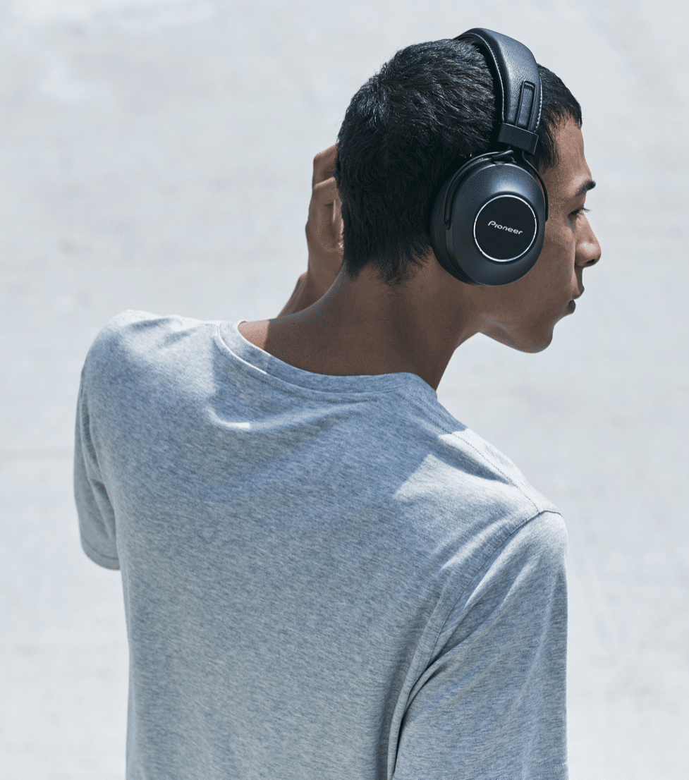 S9 Wireless Noise-Cancelling 'Phones From Pioneer