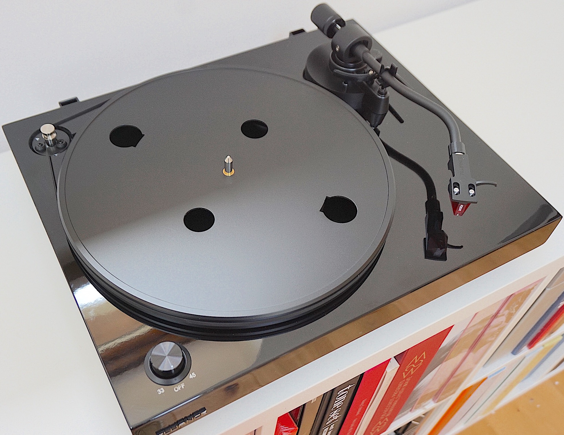 RT83 Turntable From Fluance