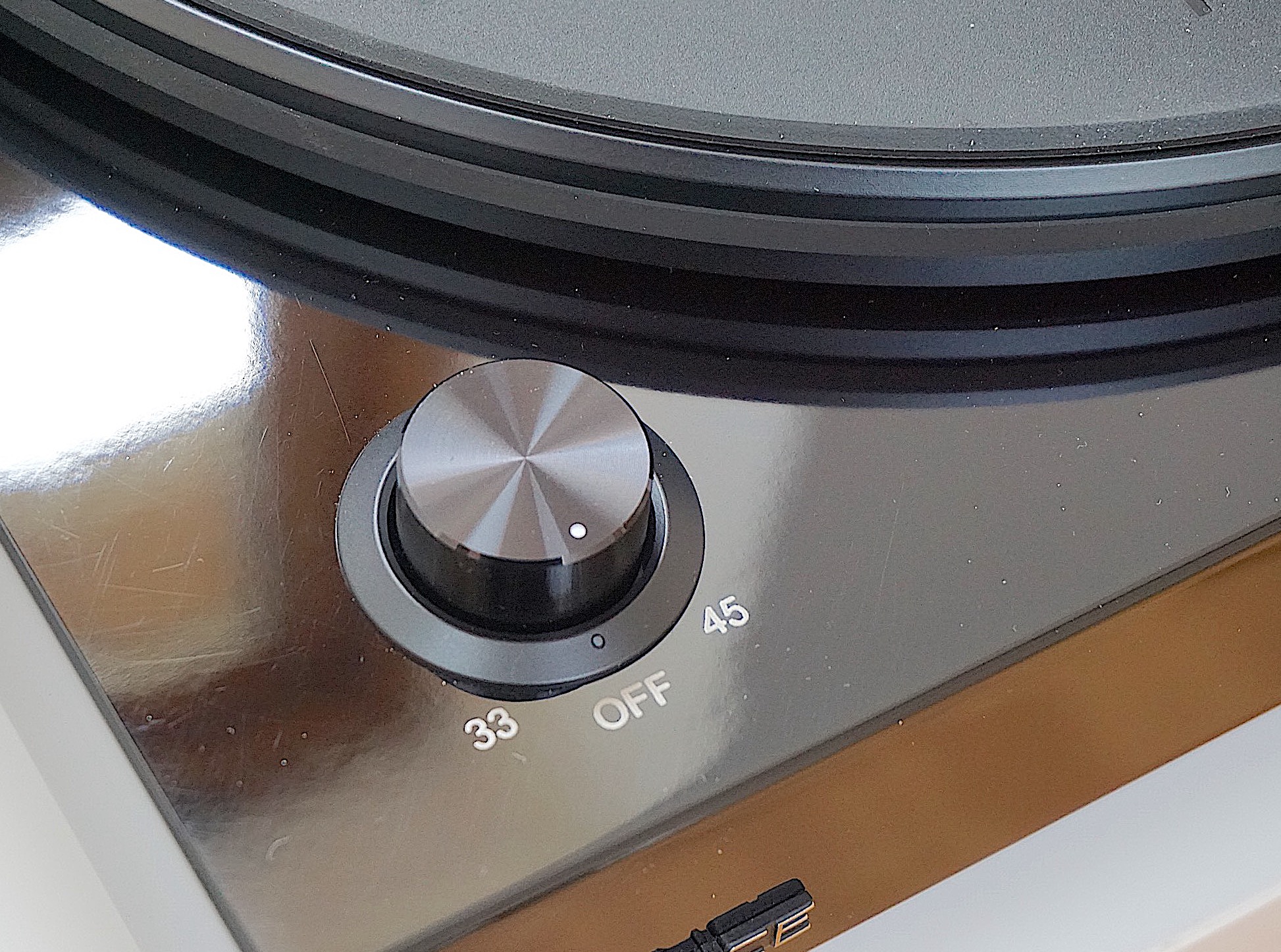 RT83 Turntable From Fluance