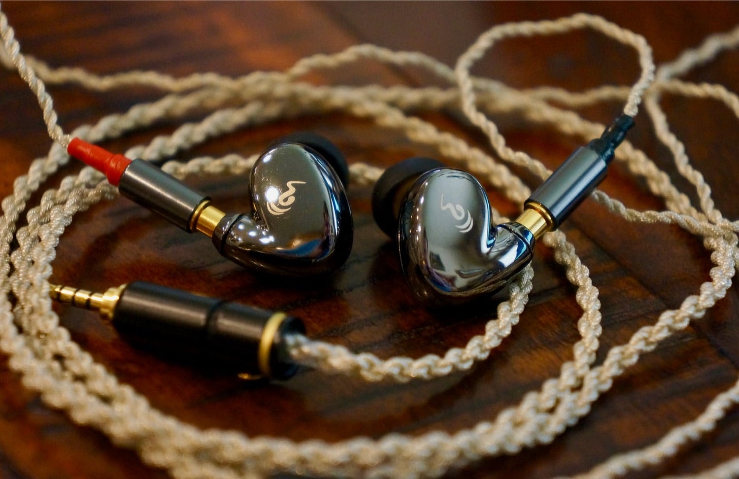 Cupid Planar entry-level earphones from oBravo 