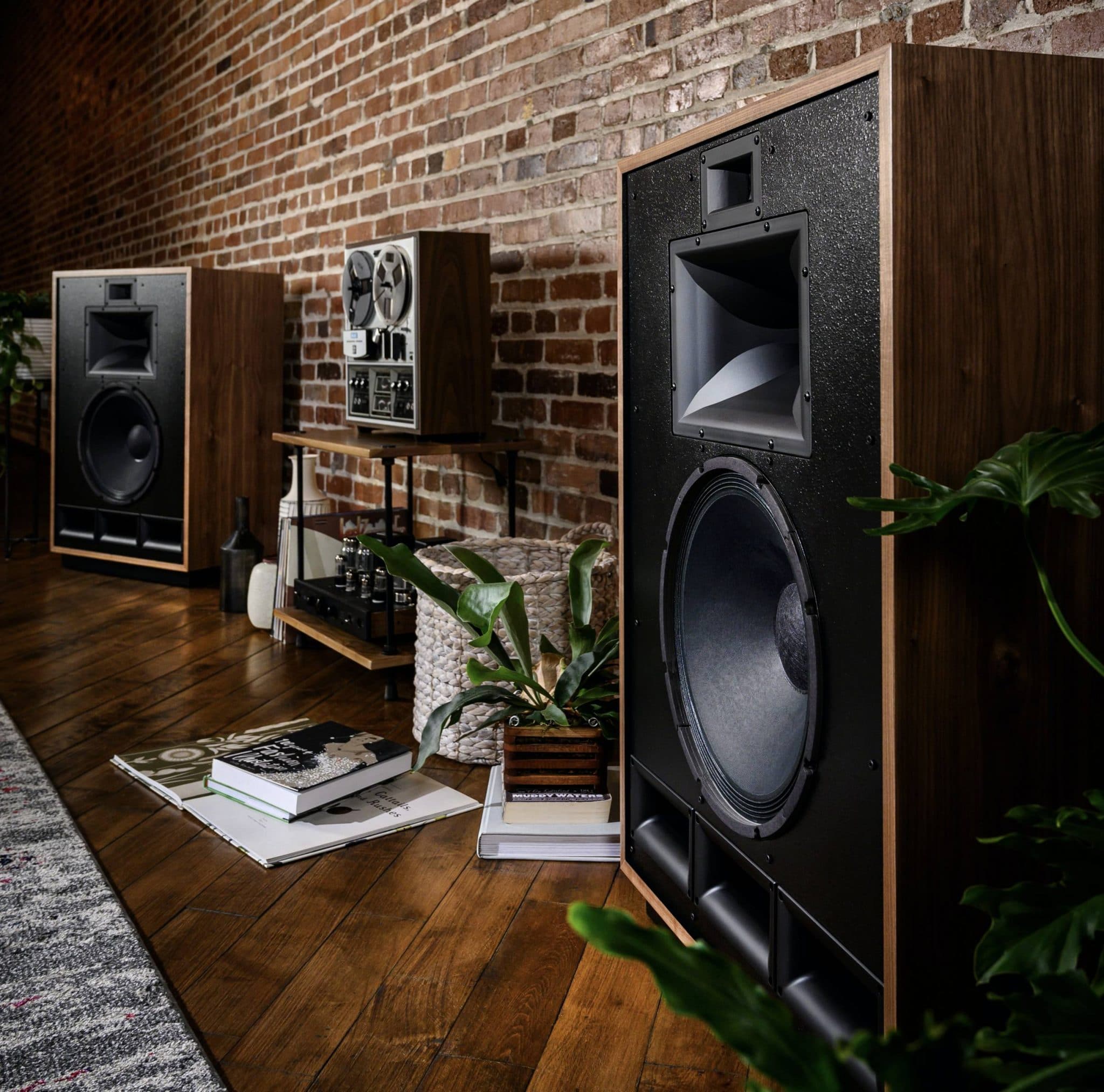 Акустика слушать. Klipsch Cornwall IV. Акустическая система Klipsch Cornwall III. Klipsch Cornwall IV Walnut. Klipsch Heresy IV.