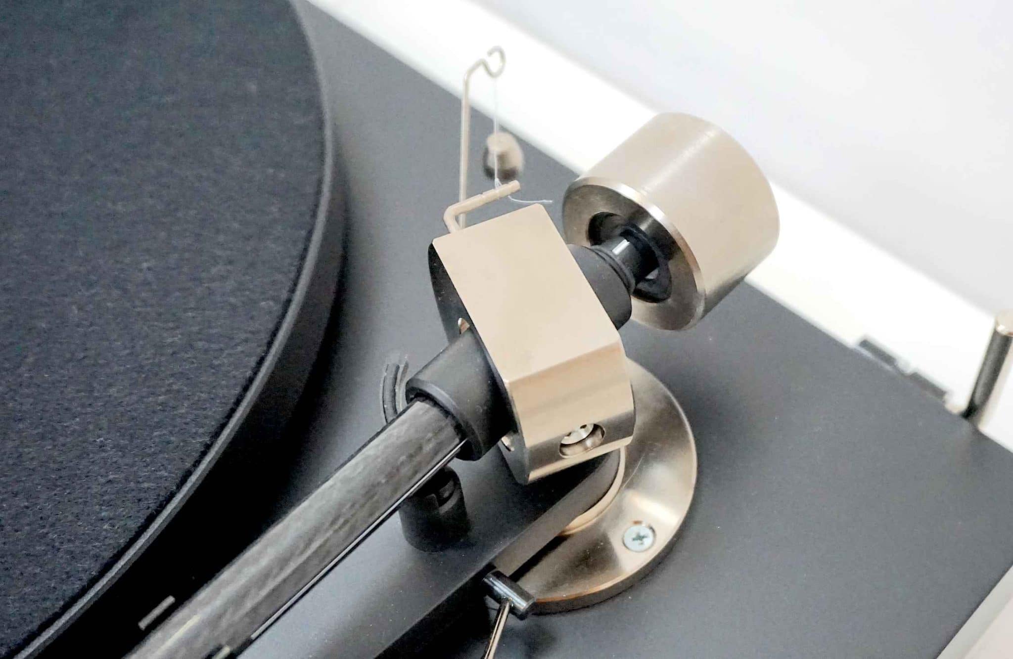 DEBUT PRO TURNTABLE FROM PRO-JECT