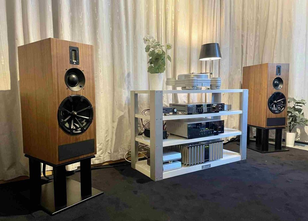 KERR ACOUSTIC K200 SPEAKERS