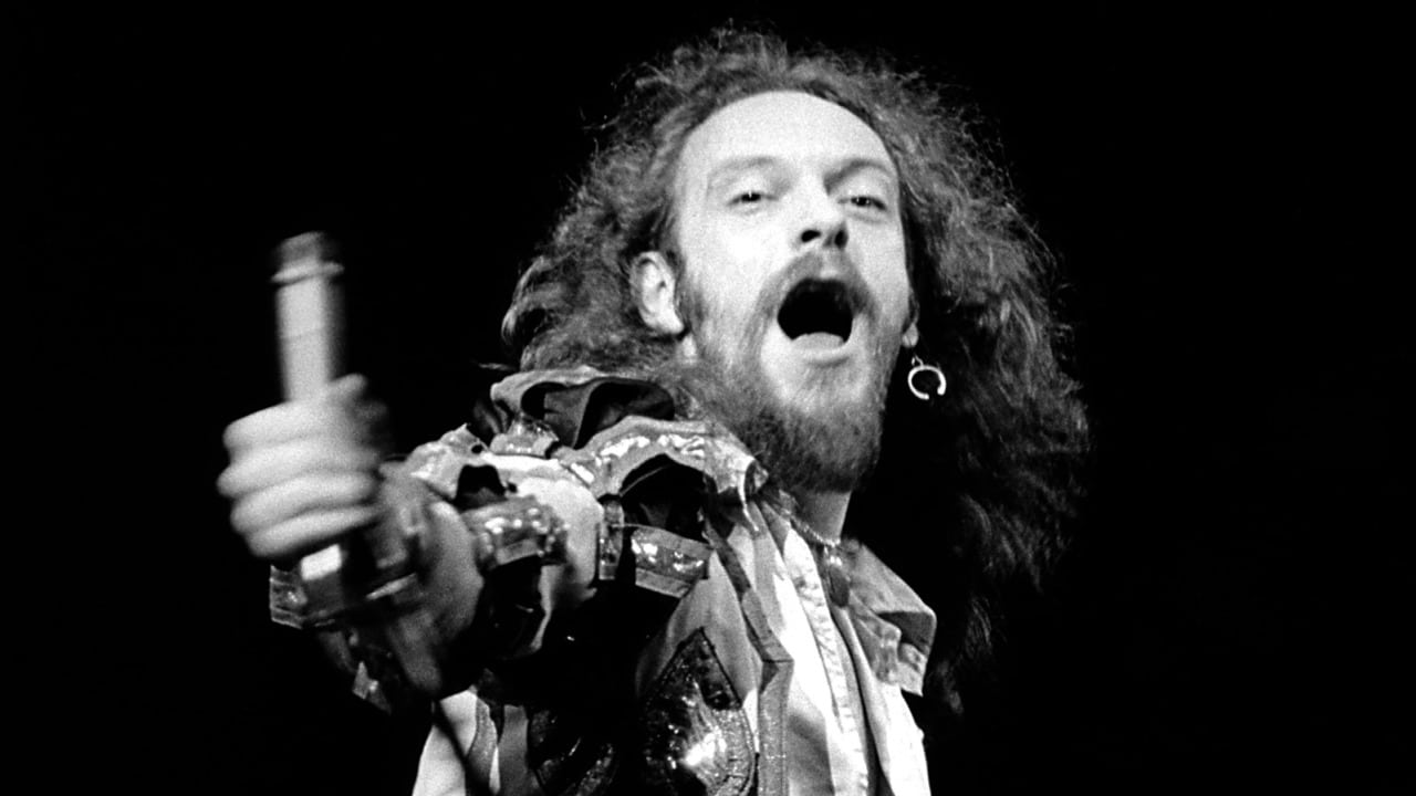 UNITED STATES - SEPTEMBER 26: Photo of Ian ANDERSON and JETHRO TULL; Ian Anderson performing live onstage, (Photo by Fin Costello/Redferns)