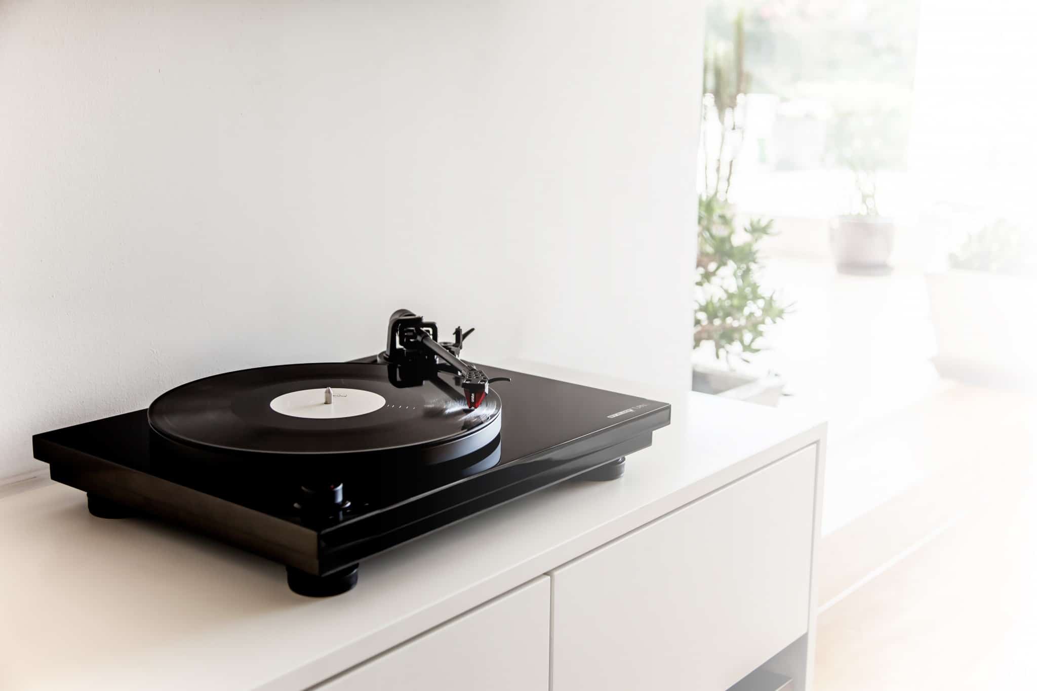 Reloop TURN 3 Turntable: DJ Outfit Goes Audiophile - The Audiophile Man