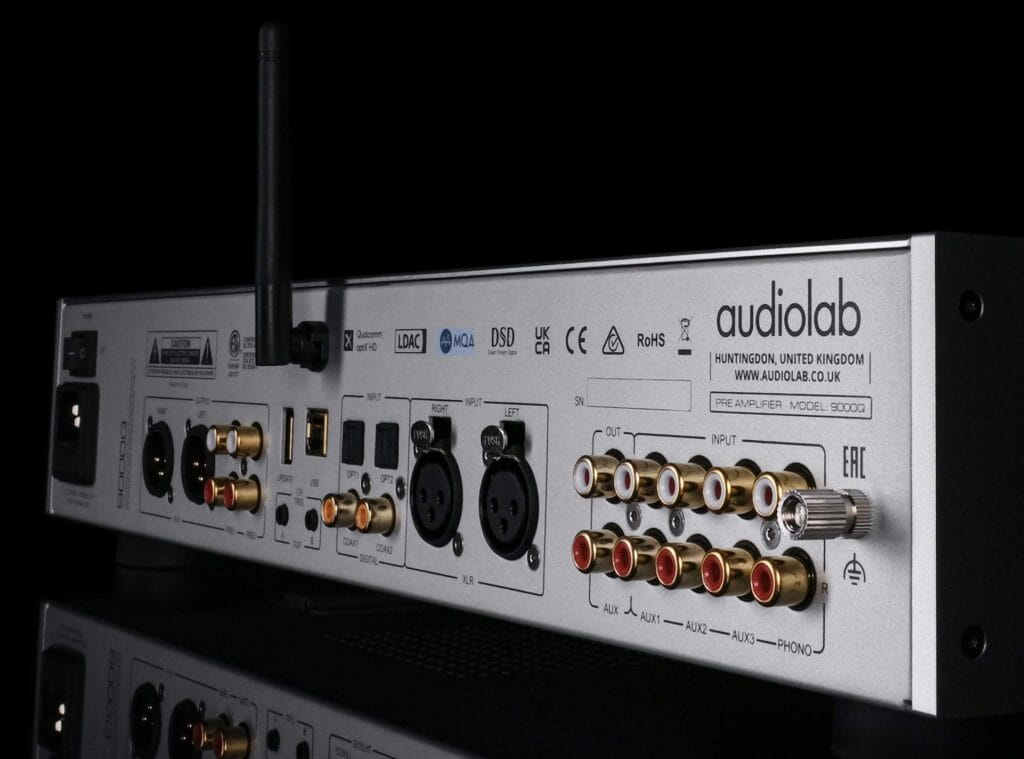 9000Q & 9000P PRE/POWER FROM AUDIOLAB