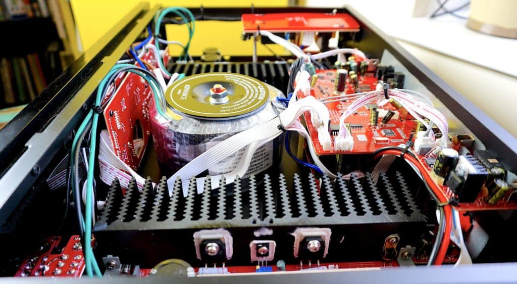 X-i75 AMPLIFIER FROM ADVANCE PARIS