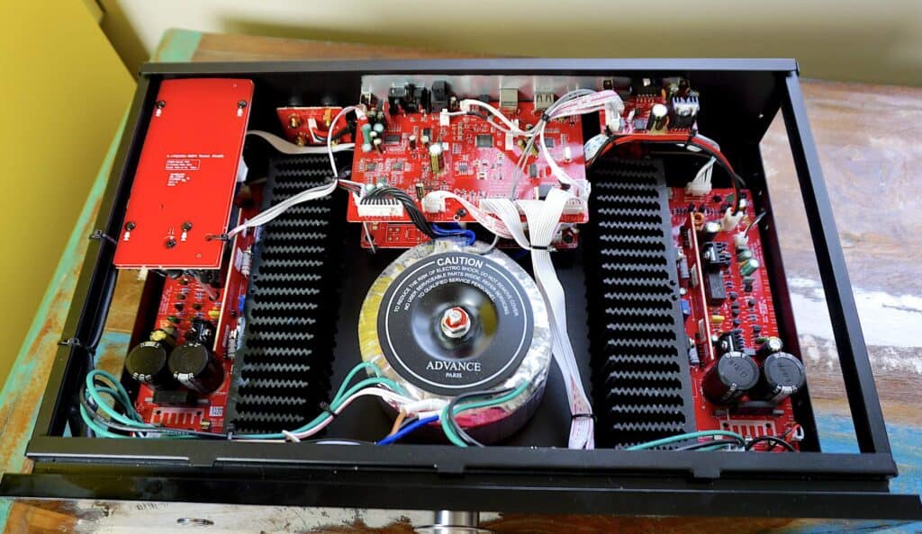 X-i75 AMPLIFIER FROM ADVANCE PARIS