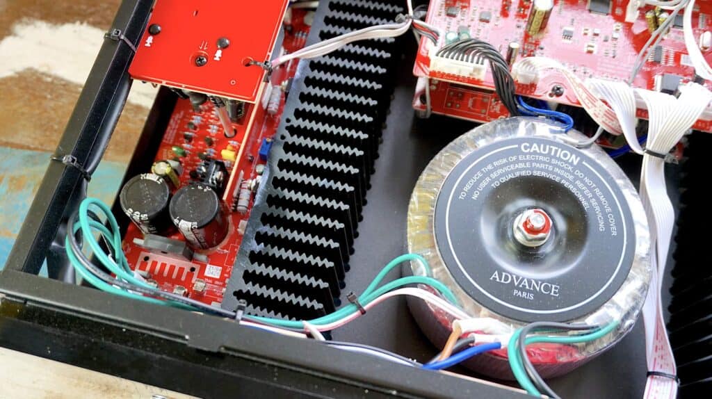 X-i75 AMPLIFIER FROM ADVANCE PARIS