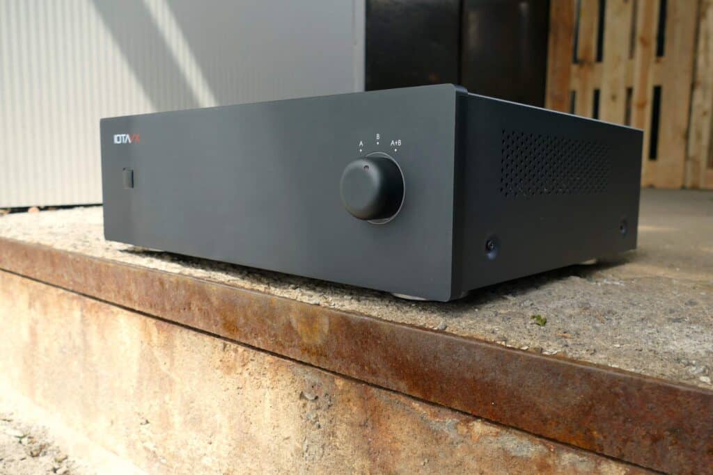 PA40 POWER AMPLIFIER FROM IOTAVX