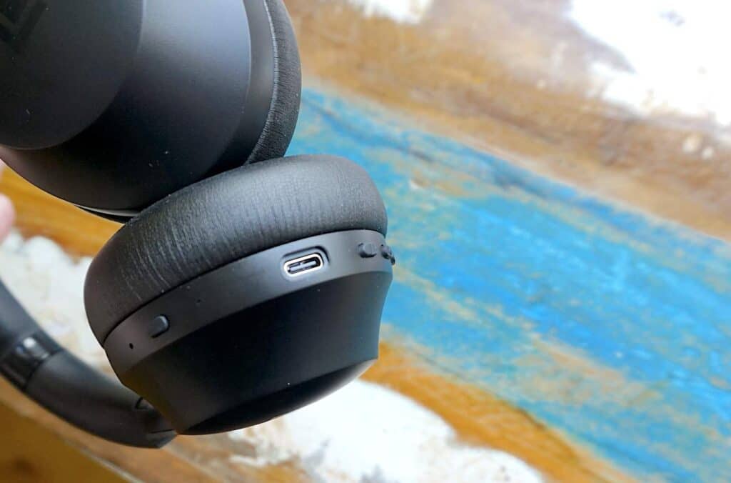 BNXE HEADPHONES FROM LINDY