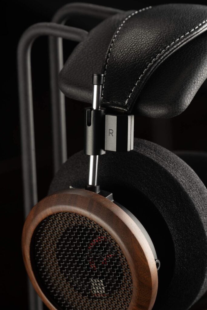 S950 HEADPHONES FROM GRADO