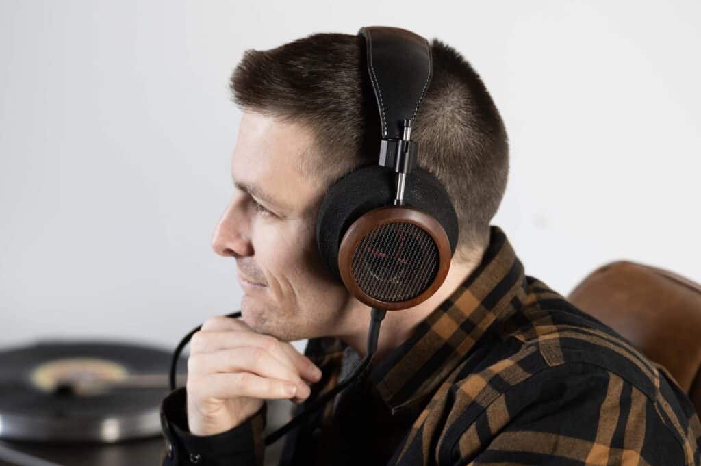 S950 HEADPHONES FROM GRADO