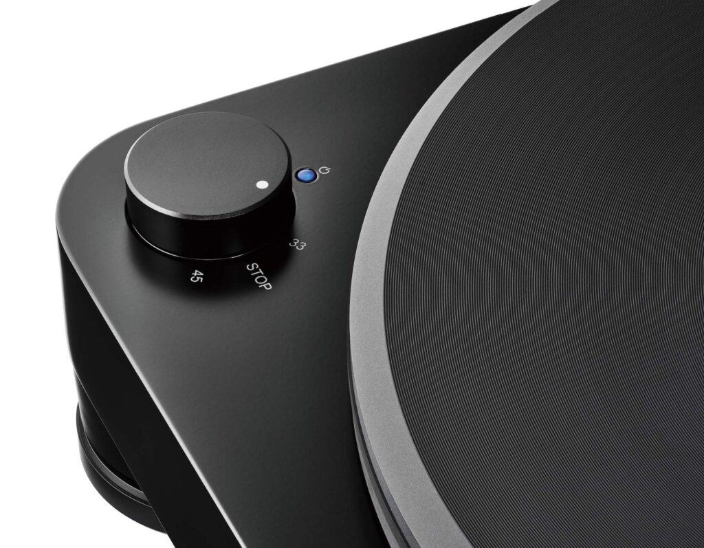 AT-LP7X TURNTABLE FROM AUDIO-TECHNICA