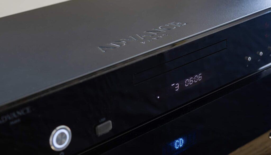 X-CD9 CD PLAYER FROM ADVANCE PARIS