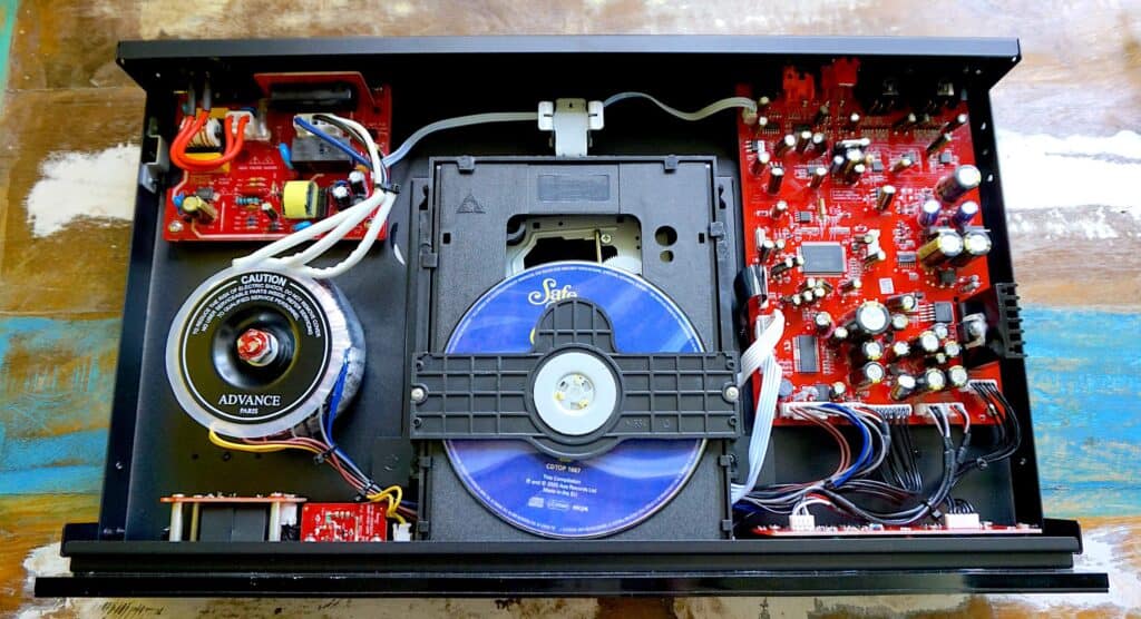 X-CD9 CD PLAYER FROM ADVANCE PARIS