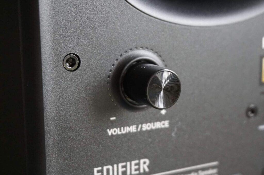 M90 SPEAKERS FROM EDIFIER