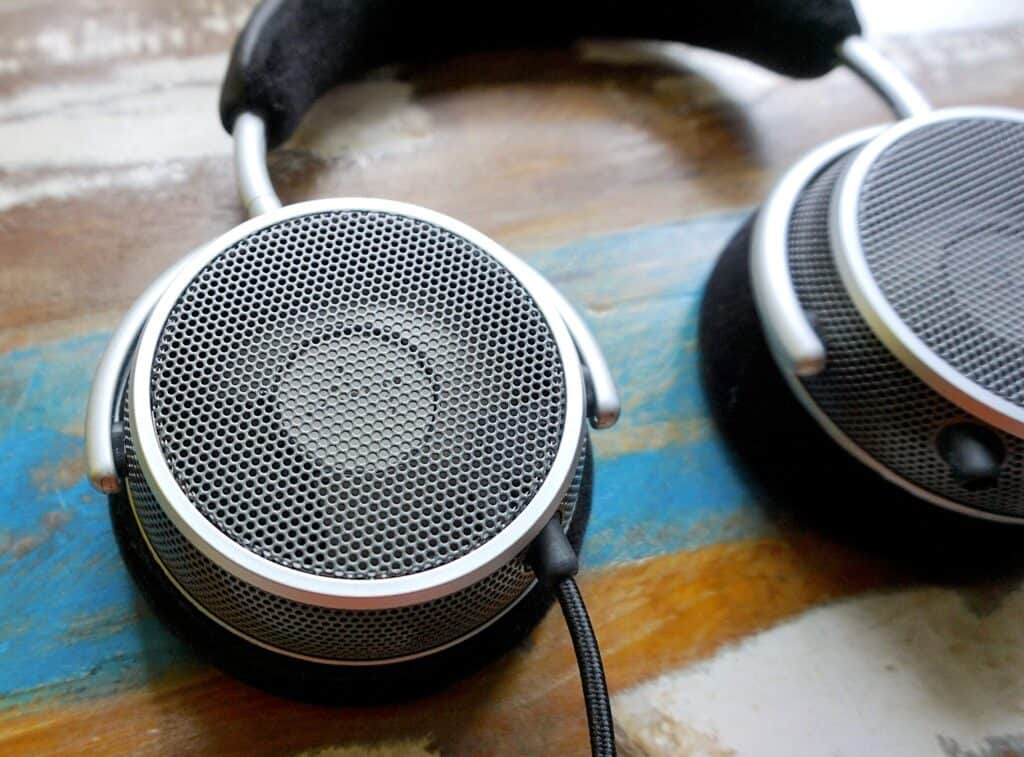 OAE2 HEADPHONES FROM GRELL