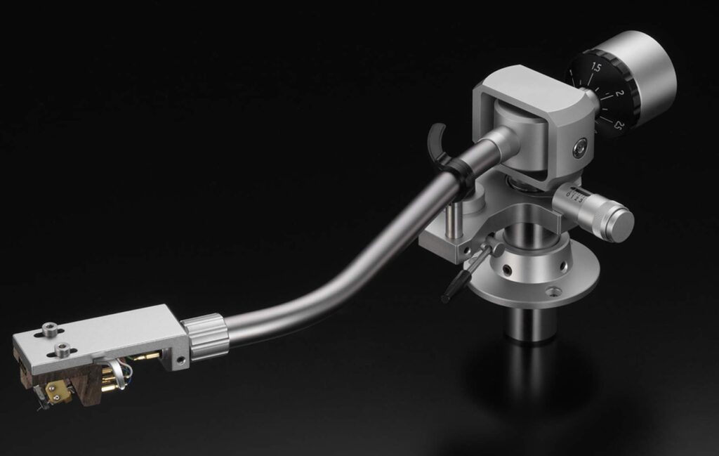 ESOTERIC LAUNCHES T-01 TURNTABLE (NEWS)