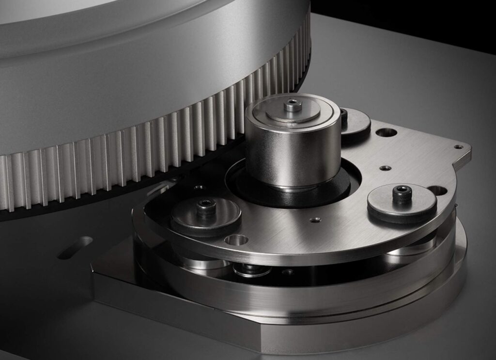 ESOTERIC LAUNCHES T-01 TURNTABLE (NEWS)