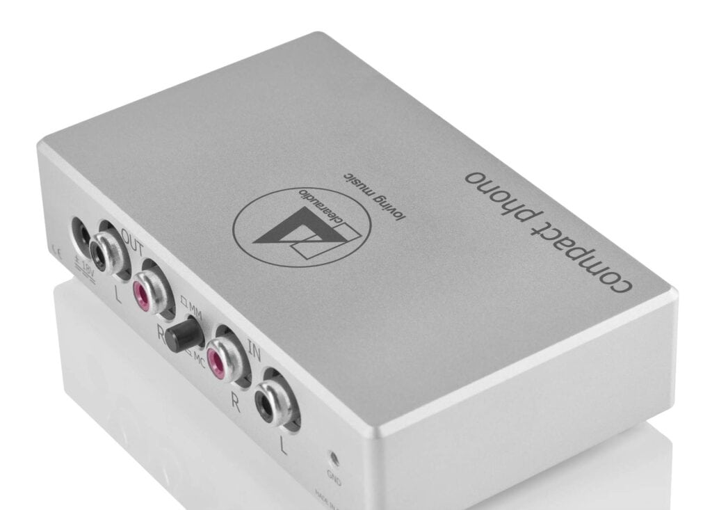 COMPACT PHONO FROM CLEARAUDIO