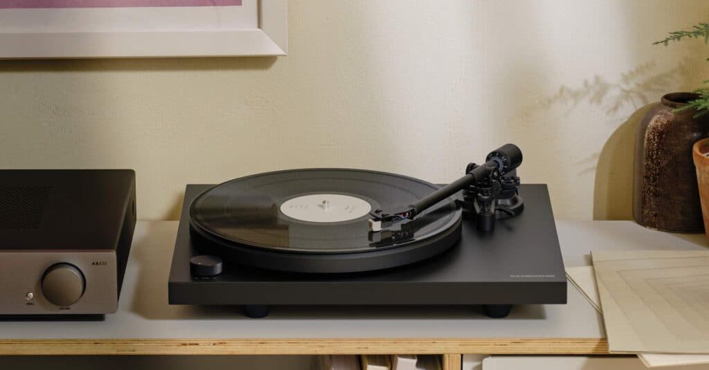 SPIRA TURNTABLE FROM CAMBRIDGE